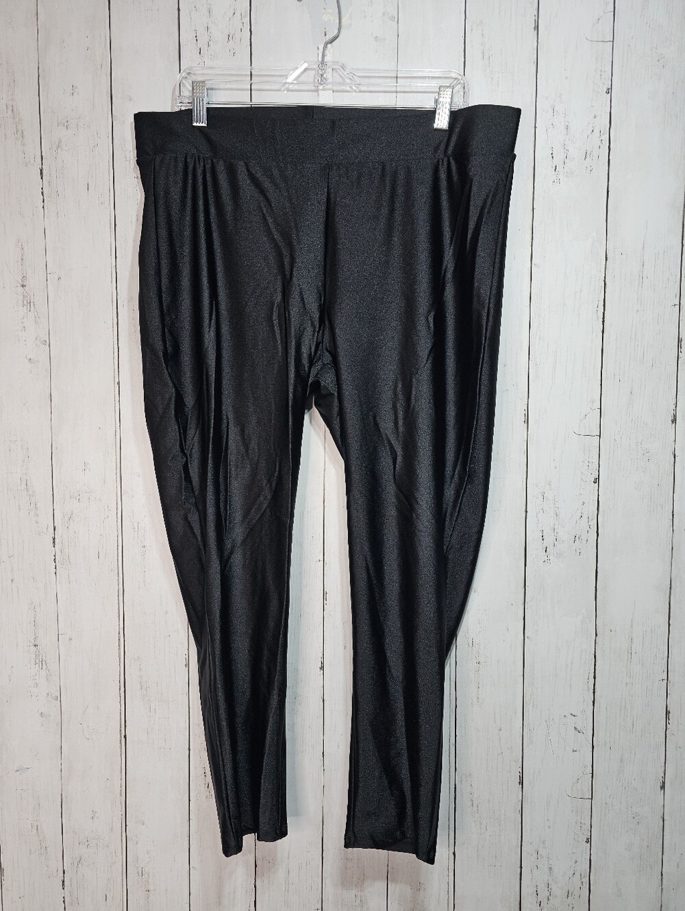 NWOT Torrid Women's Black Shiny High Rise Ankle Length Leggings Size 3X.